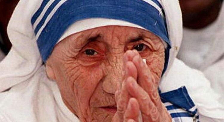 Maica Teresa, o femeie care a dedicat viața sa slujirii umanității
