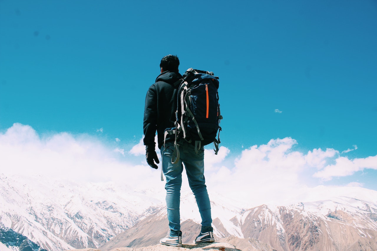 Turist responsabil: sfaturi și trucuri pentru a călători cu respect față de natură și cultură