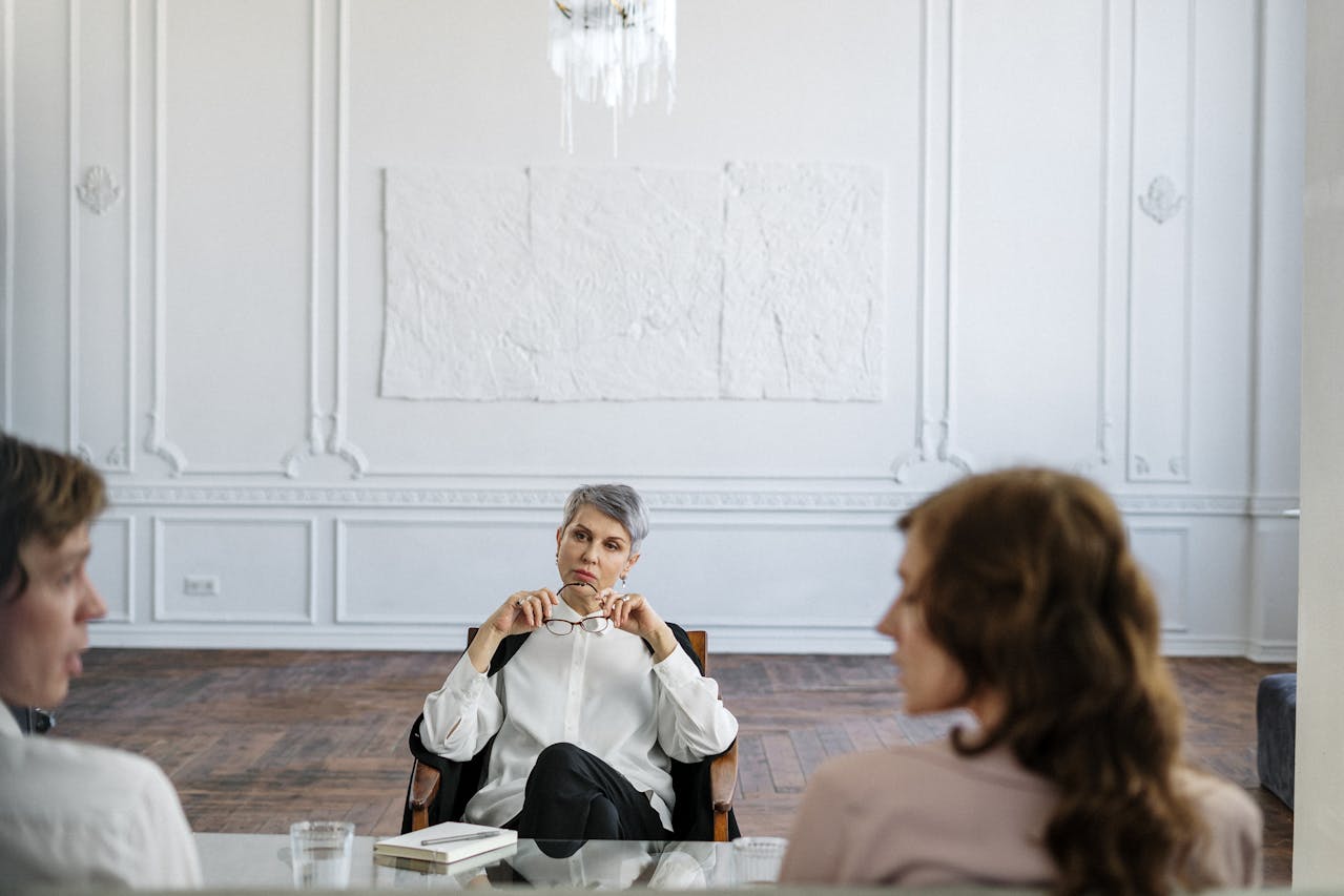 Cum să comunici eficient cu fostul partener după divorț