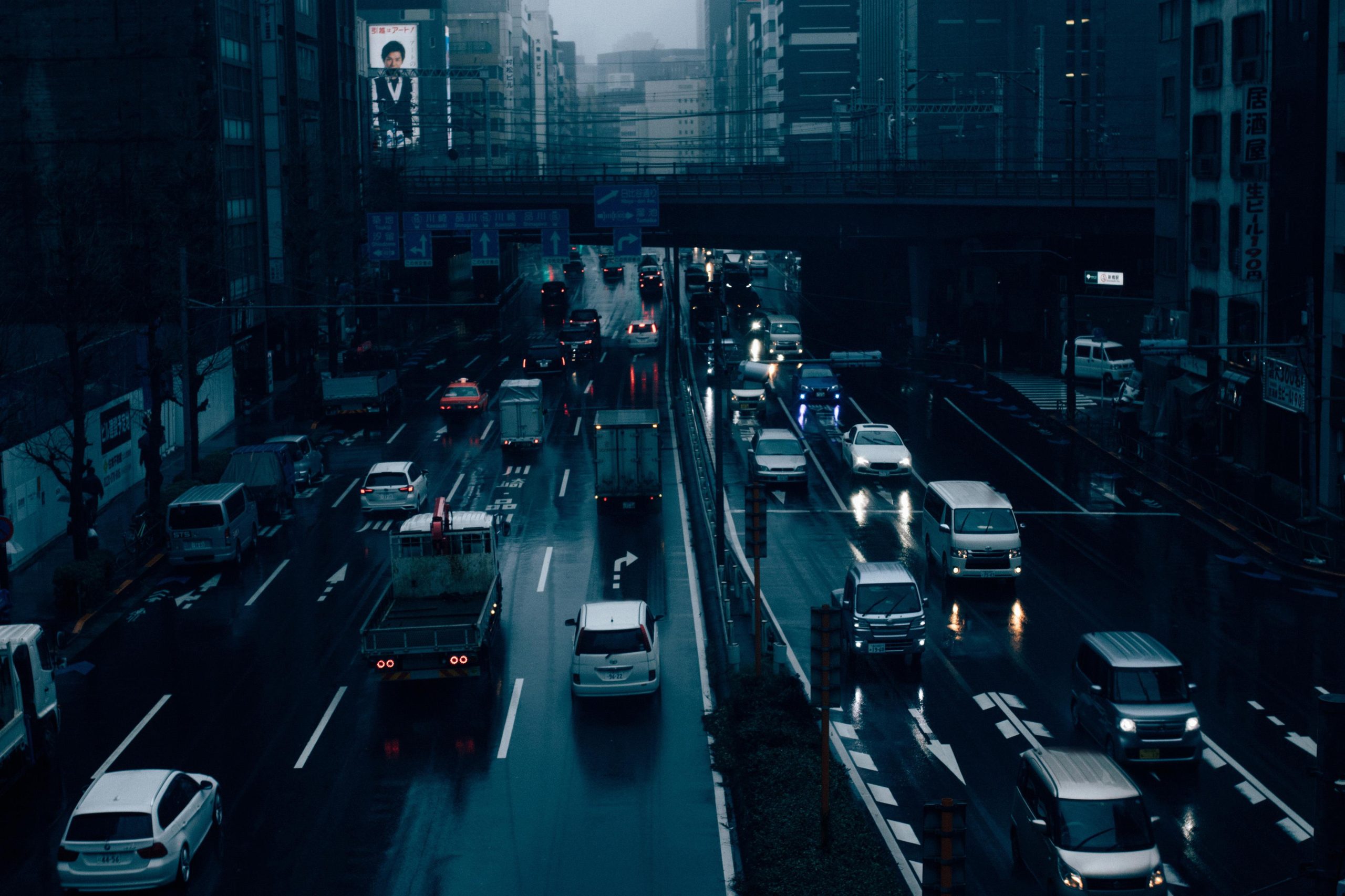 Ce faci dacă ești oprit noaptea în trafic